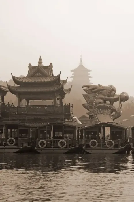 Framed Print : Boat on West Lake, Hangzhou, Zhejiang Province, China, Asia Framed Print : Boat on West Lake, Hangzhou, Zhejiang Province, China, Asia