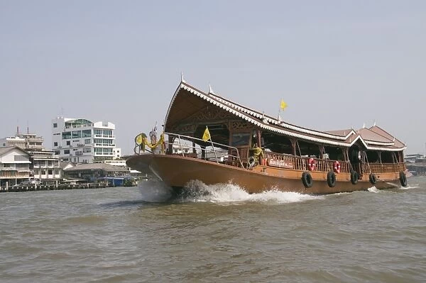 Boats on the Chao Phraya River, Bangkok, Thailand, Southeast Asia, Asia