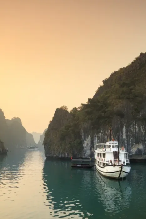 Framed Print : Boats on Halong Bay at dawn, UNESCO World Heritage Site, Vietnam, Indochina, Southeast Asia Framed Print : Boats on Halong Bay at dawn, UNESCO World Heritage Site, Vietnam, Indochina, Southeast Asia