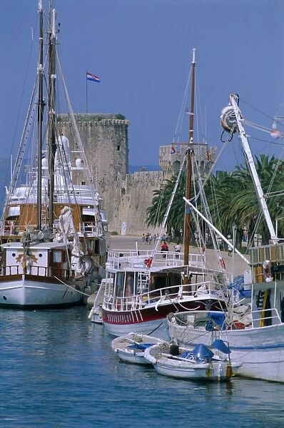Boats in harbour, medieval town of Trogir, Dalmatia, Dalmatian coast, Adriatic