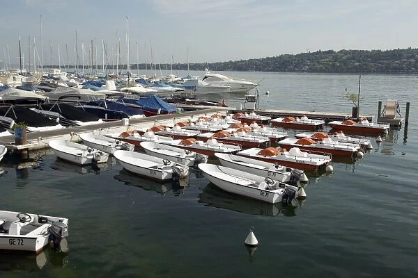 Boats on Lake Geneva, Geneva, Switzerland, Europe