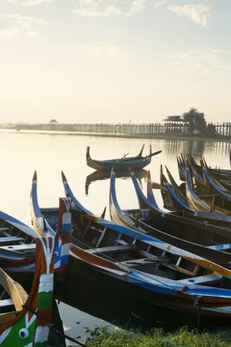Framed Print : Boats on the Taungthaman Lake near Amarapura with the U Bein teak bridge behind, Mandalay Framed Print : Boats on the Taungthaman Lake near Amarapura with the U Bein teak bridge behind, Mandalay