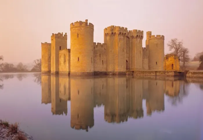 Framed Print : Bodiam Castle, East Sussex, England Framed Print : Bodiam Castle, East Sussex, England
