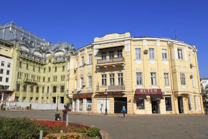 Framed Print : Bolshaya Moscowskaya Hotel, Odessa, Crimea, Ukraine, Europe Framed Print : Bolshaya Moscowskaya Hotel, Odessa, Crimea, Ukraine, Europe