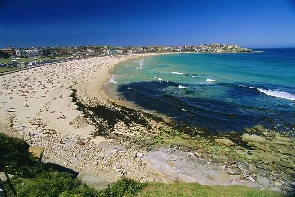 Bondi Beach, one of the citys southern ocean suburbs, Sydney, New South Wales