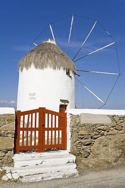 Bonis Windmill at the Folklore Museum in Mykonos Town, Island of Mykonos, Cyclades, Greek Islands, Greece, Europe