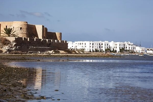 Borj el Kebir (Borj Ghazi Mustapha), fortress on the Mediterranean Sea