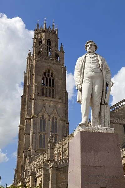 The Boston Stump, St. Bartolphs Church, with a statue of Herbert Ingram the founder of The Illustrated London News, Wormgate, Boston, Lincolnshire, England, United