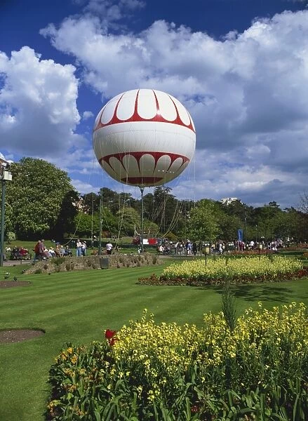 The Bournemouth Eye, a tethered balloon giving rides above the town, Lower Gardens