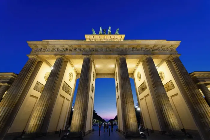 Framed Print : Brandenburg Gate at sunset, Pariser Square, Unter den Linden, Berlin, Germany, Europe Framed Print : Brandenburg Gate at sunset, Pariser Square, Unter den Linden, Berlin, Germany, Europe