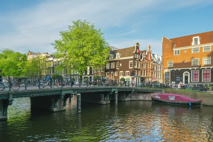 Framed Print : Bridge over Keizersgracht canal at sunset, Amsterdam, The Netherlands, Europe Framed Print : Bridge over Keizersgracht canal at sunset, Amsterdam, The Netherlands, Europe