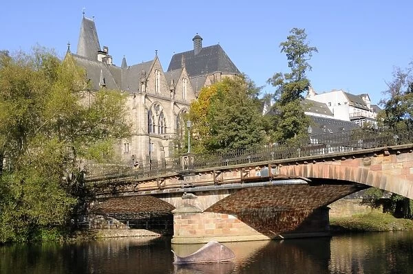 Bridge over the Lahn River and medieval Old University buildings, Marburg, Hesse, Germany, Europe