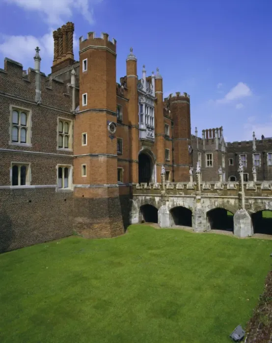 Framed Print : Bridge over moat to entrance gate, Hampton Court Palace, London, England, UK, Europe Framed Print : Bridge over moat to entrance gate, Hampton Court Palace, London, England, UK, Europe