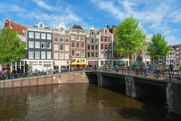 Framed Print : Bridge over Prinsengracht canal, Amsterdam, The Netherlands, Europe Framed Print : Bridge over Prinsengracht canal, Amsterdam, The Netherlands, Europe