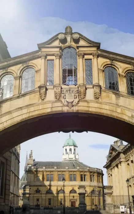 Framed Print : The Bridge of Sighs (Hertford Bridge) and the Sheldonian Theatre, Oxford University Framed Print : The Bridge of Sighs (Hertford Bridge) and the Sheldonian Theatre, Oxford University
