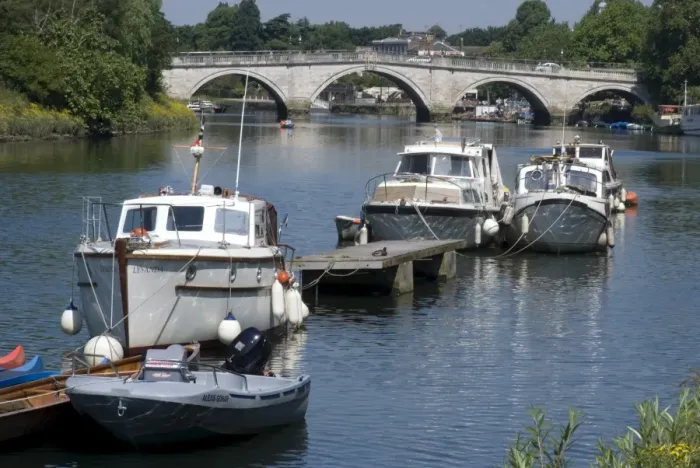 Framed Print : The bridge over the Thames with pleasure boats in the foreground, Richmond Framed Print : The bridge over the Thames with pleasure boats in the foreground, Richmond