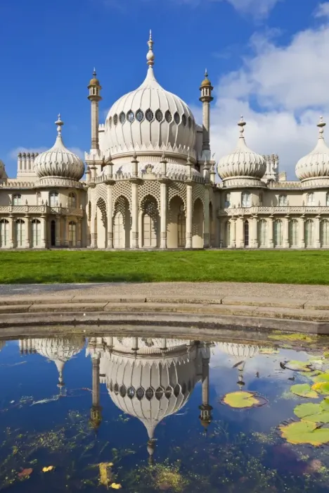 Framed Print : Brighton Royal Pavilion with reflection, Brighton, East Sussex, England, United Kingdom, Europe Framed Print : Brighton Royal Pavilion with reflection, Brighton, East Sussex, England, United Kingdom, Europe