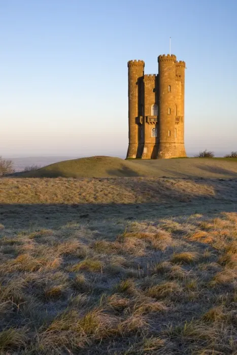 Framed Print : Broadway Tower on frosty morning, Broadway, Cotswolds, Worcestershire, England, United Kingdom, Europe Framed Print : Broadway Tower on frosty morning, Broadway, Cotswolds, Worcestershire, England, United Kingdom, Europe
