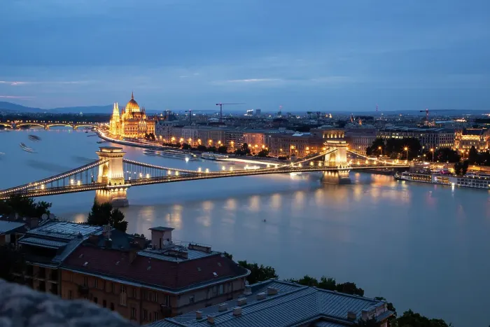Framed Print : Budapest in the evening, with Parliament and Chain Bridge over the River Danube, UNESCO, Budapest, Hungary Framed Print : Budapest in the evening, with Parliament and Chain Bridge over the River Danube, UNESCO, Budapest, Hungary