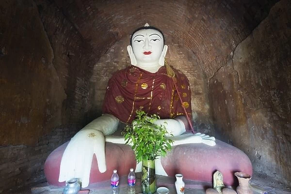 Buddha statue in temple, Bagan (Pagan), Myanmar (Burma), Asia