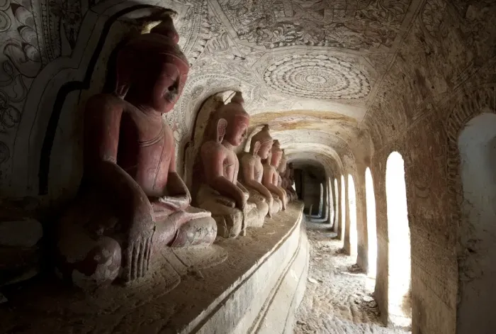 Framed Print : Buddha statues in one of the 947 Hpowindaung sandstone caves, 18th century paintings on the walls Framed Print : Buddha statues in one of the 947 Hpowindaung sandstone caves, 18th century paintings on the walls