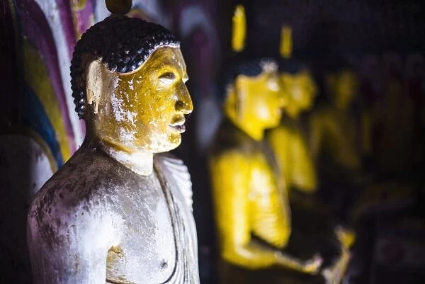 Buddha statues in Cave 4 (Western Cave), Dambulla Cave Temples, UNESCO World Heritage Site, Dambulla, Central Province, Sri Lanka, Asia