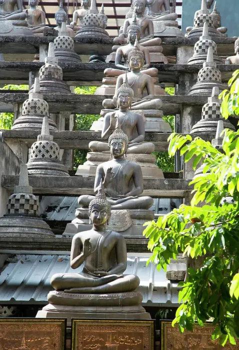 Framed Print : Buddha statues at Gangaramaya Buddhist Temple, Colombo, Sri Lanka, Asia