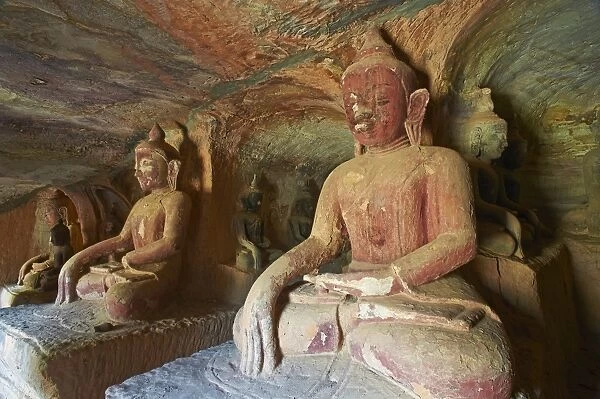 Buddha statues in the Po Win Daung Buddhist cave, dating from the 15th century, Monywa, Sagaing Division, Myanmar (Burma), Asia