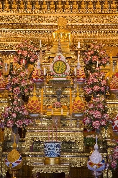 Buddha at Wat Pho Temple, Rattanakosin District, Bangkok, Thailand, Southeast Asia, Asia