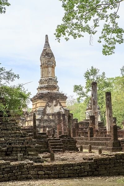 Buddhist chedi (stupa) and temple in Si Satchanalai Historical Park, Sukhothai, UNESCO