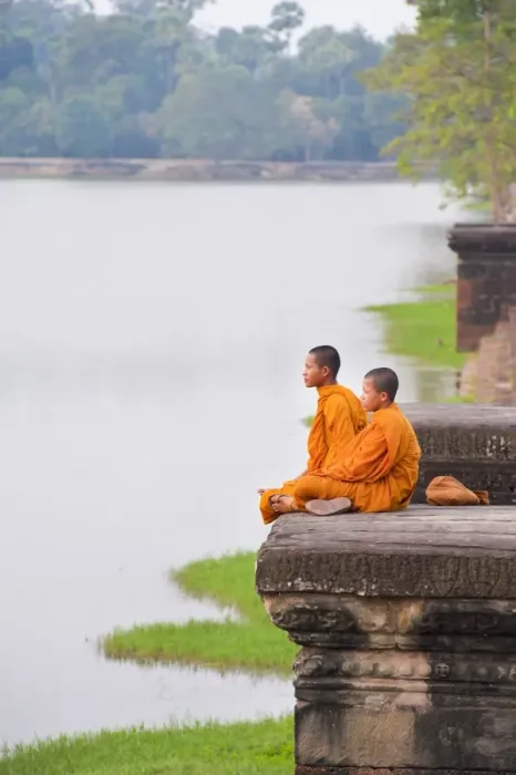 Framed Print : Buddhist monks sitting at Angkor Wat Temple, Angkor, UNESCO World Heritage Site, Siem Reap, Cambodia, Indochina, Southeast Asia, Asia