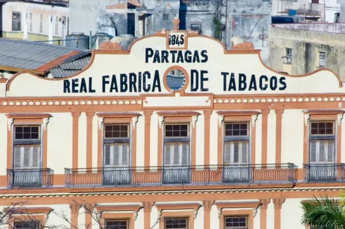 Framed Print : A building housing a cigar factory in central Havana, Cuba, West Indies, Central America Framed Print : A building housing a cigar factory in central Havana, Cuba, West Indies, Central America