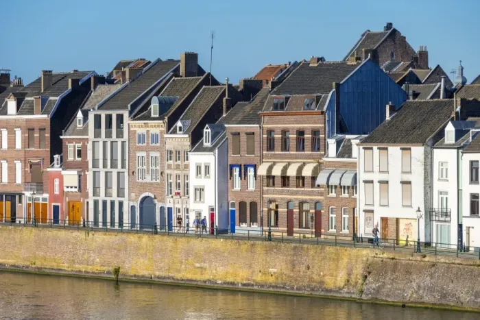 Framed Print : Buildings along the Meuse (Ms) River in the Wyck-Ceramique quarter, Mstricht Framed Print : Buildings along the Meuse (Ms) River in the Wyck-Ceramique quarter, Mstricht