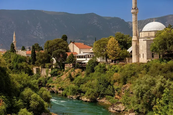 Framed Print : Buildings along the Neretva River, Mostar, Bosnia and Herzegovina, Europe Framed Print : Buildings along the Neretva River, Mostar, Bosnia and Herzegovina, Europe