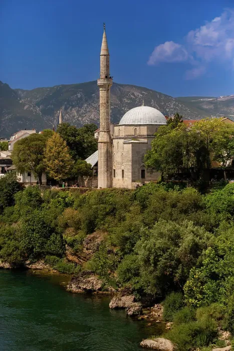 Framed Print : Buildings along the Neretva River, Mostar, Bosnia and Herzegovina, Europe Framed Print : Buildings along the Neretva River, Mostar, Bosnia and Herzegovina, Europe