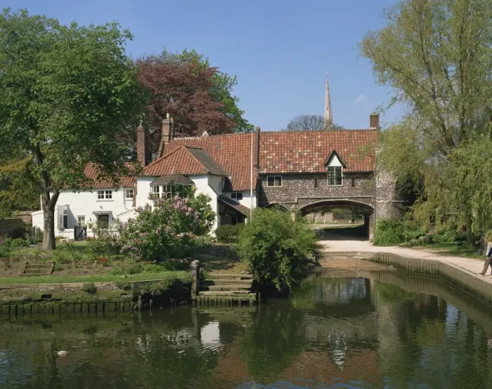 Framed Print : Bulls Ferry house and 15th century watergate, Norwich, Norfolk, England Framed Print : Bulls Ferry house and 15th century watergate, Norwich, Norfolk, England
