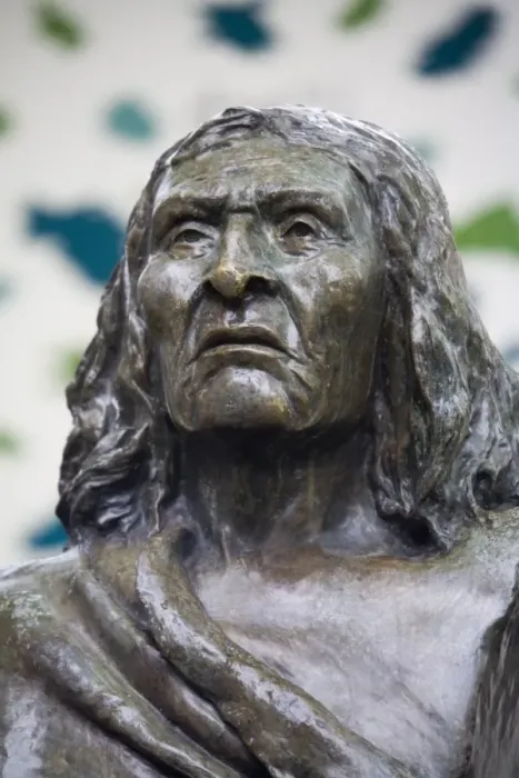 Framed Print : Bust of Chief Seattle in Pioneer Square, Seattle, Washington State, United States of America Framed Print : Bust of Chief Seattle in Pioneer Square, Seattle, Washington State, United States of America