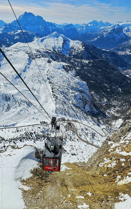 Framed Print : Cable car on Lagazuoi mountain, Dolomites, Italy