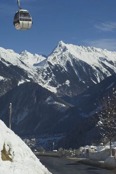 Cable car, Mayrhofen ski resort, Zillertal Valley, Austrian Tyrol, Austria, Europe