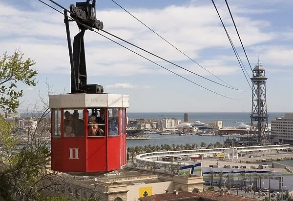 Cable car across to the port, Transbordador Aeri del Port, with view across the harbour from Montjuic, Barcelona, Catalonia