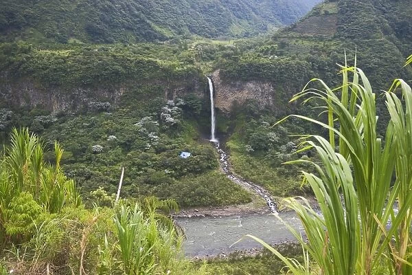 Cable car at the Rio Verde waterfall in the valley of the Pastaza River that flows from the Andes to the upper Amazon Basin, near Banos, Ambato Province, Central Highlands, Ecuador
