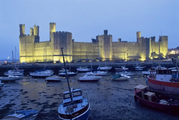 Framed Print : Caernarfon (Caernarvon) Castle Framed Print : Caernarfon (Caernarvon) Castle