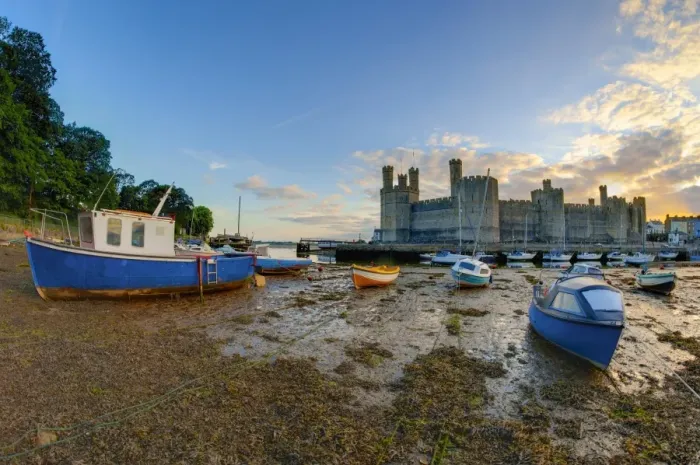Framed Print : Caernarfon Castle, UNESCO World Heritage Site, Caernarfon, Gwynedd, Wales, United Kingdom, Europe Framed Print : Caernarfon Castle, UNESCO World Heritage Site, Caernarfon, Gwynedd, Wales, United Kingdom, Europe