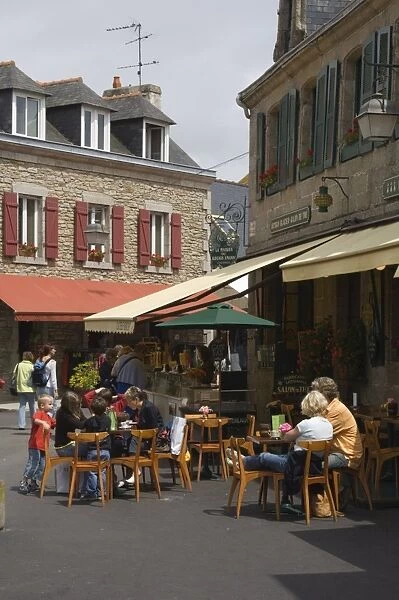 Cafe in the old Walled Town of Concarneau, Southern Finistere, Brittany, France, Europe