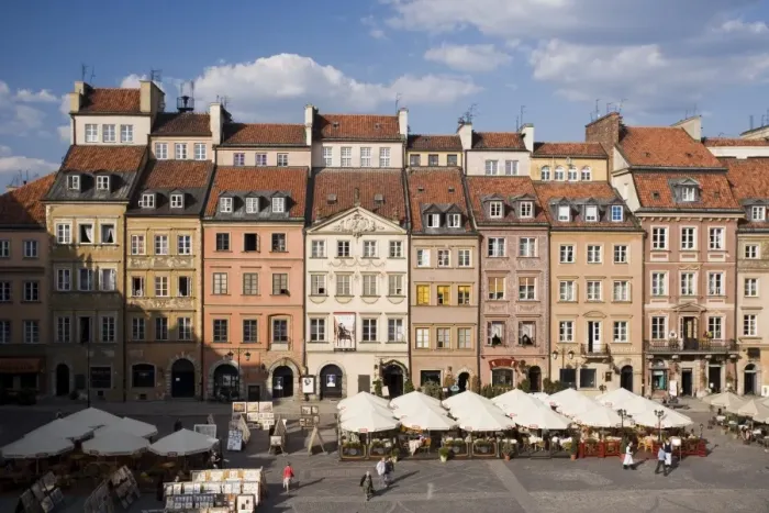 Framed Print : Cafes in the Old Town Square (Rynek Starego Miasto) Framed Print : Cafes in the Old Town Square (Rynek Starego Miasto)