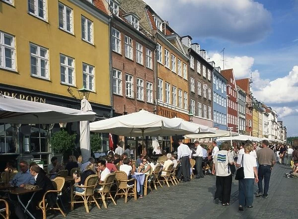Cafes and restaurants, Nyhavn, Copenhagen, Denmark, Scandinvia, Europe