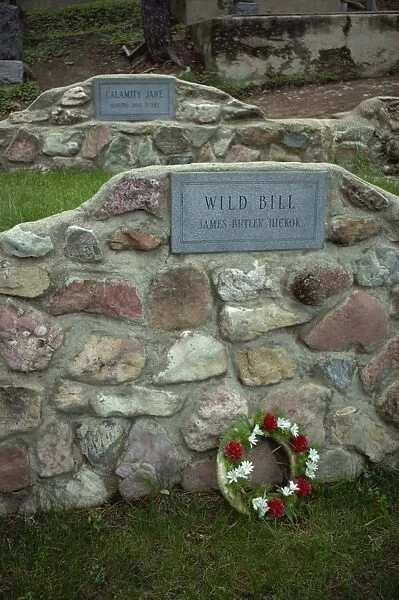 Calamity Jane and Wild Bill Hickoks graves in cemetery, Deadwood, South Dakota