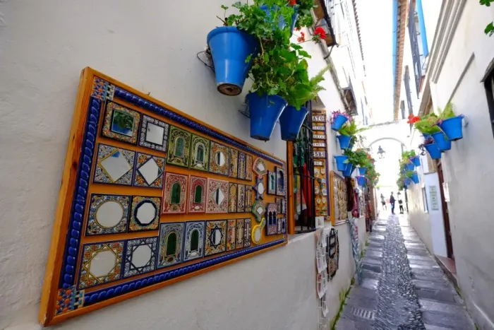 Framed Print : Calle de las Flores, Cordoba, Andalucia, Spain, Europe Framed Print : Calle de las Flores, Cordoba, Andalucia, Spain, Europe