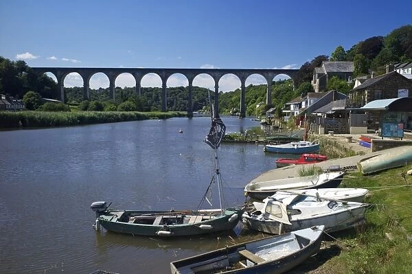 Calstock and railway viaduct over the River Tamar, Cornwall, England, United Kingdom, Europe