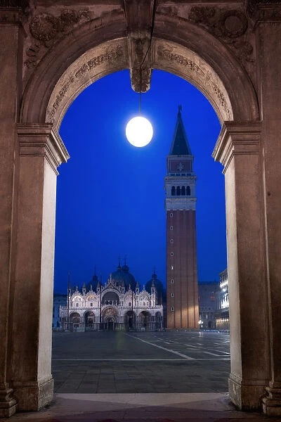 Campanile tower, Piazza San Marco (St. Marks Square) and Basilica di San Marco, at night